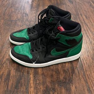 NIKE AIR JORDAN 1 RETRO HIGH pine green (555088-30) men size 8 women’s 9.5 used